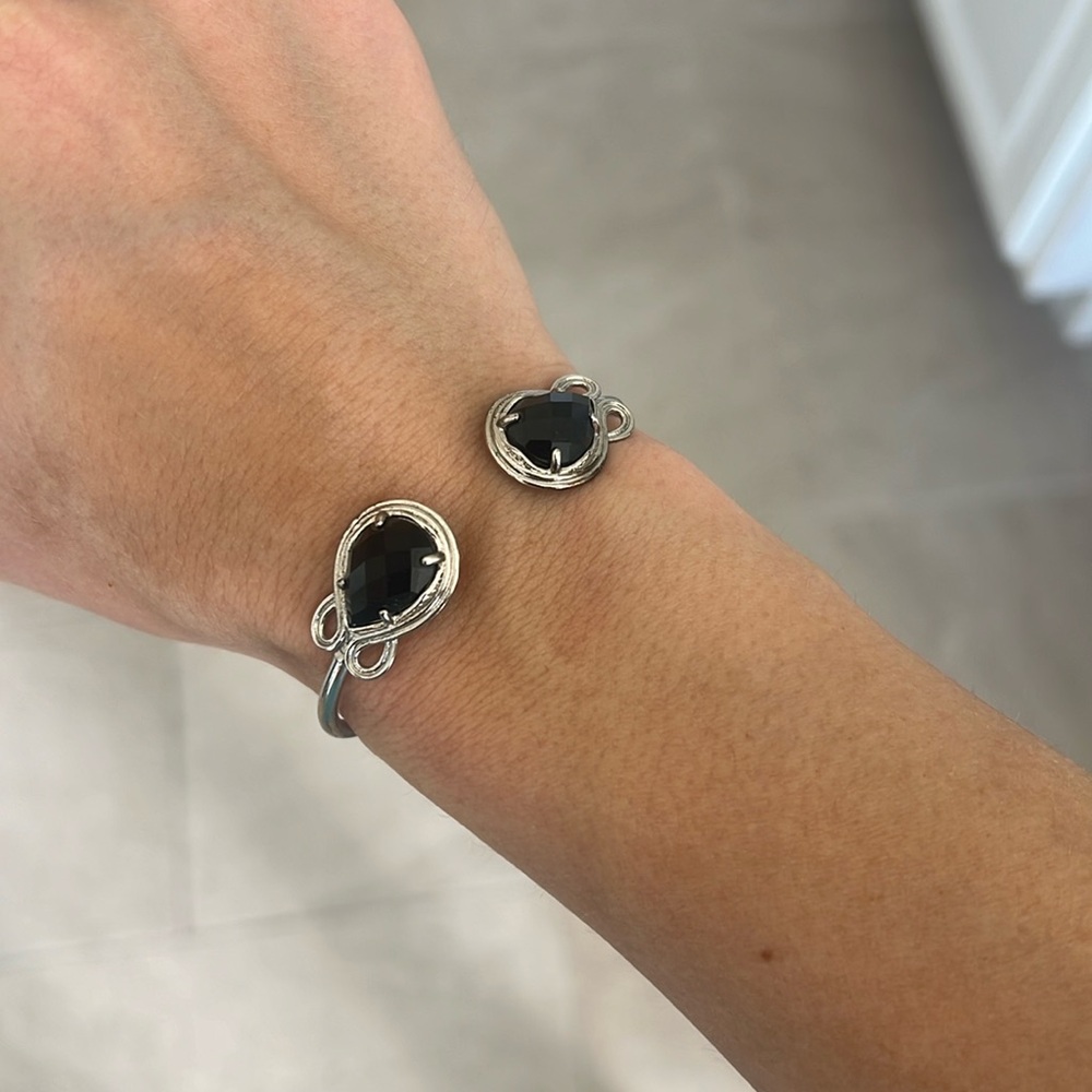 Kendra Scott bracelet